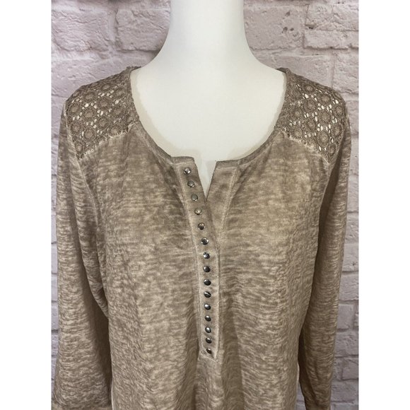 VENUS Top XL Brown Deep V Neck Crochet Lace Silver Buttons Shirt EUC 8949 - Picture 2 of 7